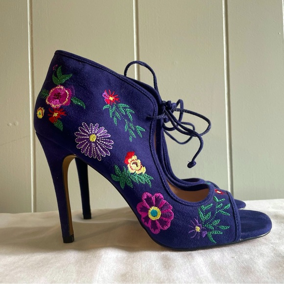 Betsey Johnson Blue Suede Stilettos. Size 8 Women’s. - Picture 1 of 7